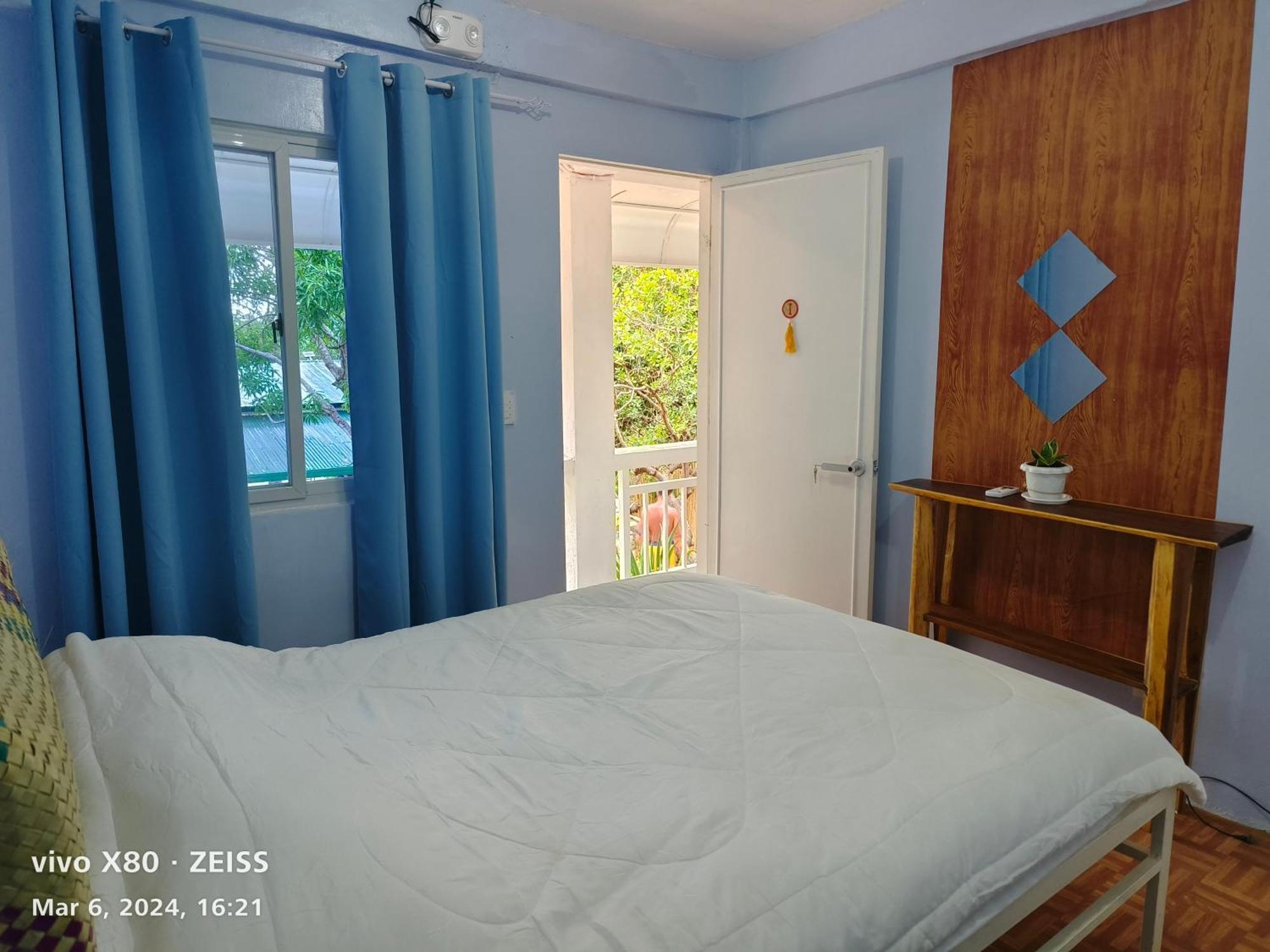 קורון Ani Marie Guest House מראה חיצוני תמונה