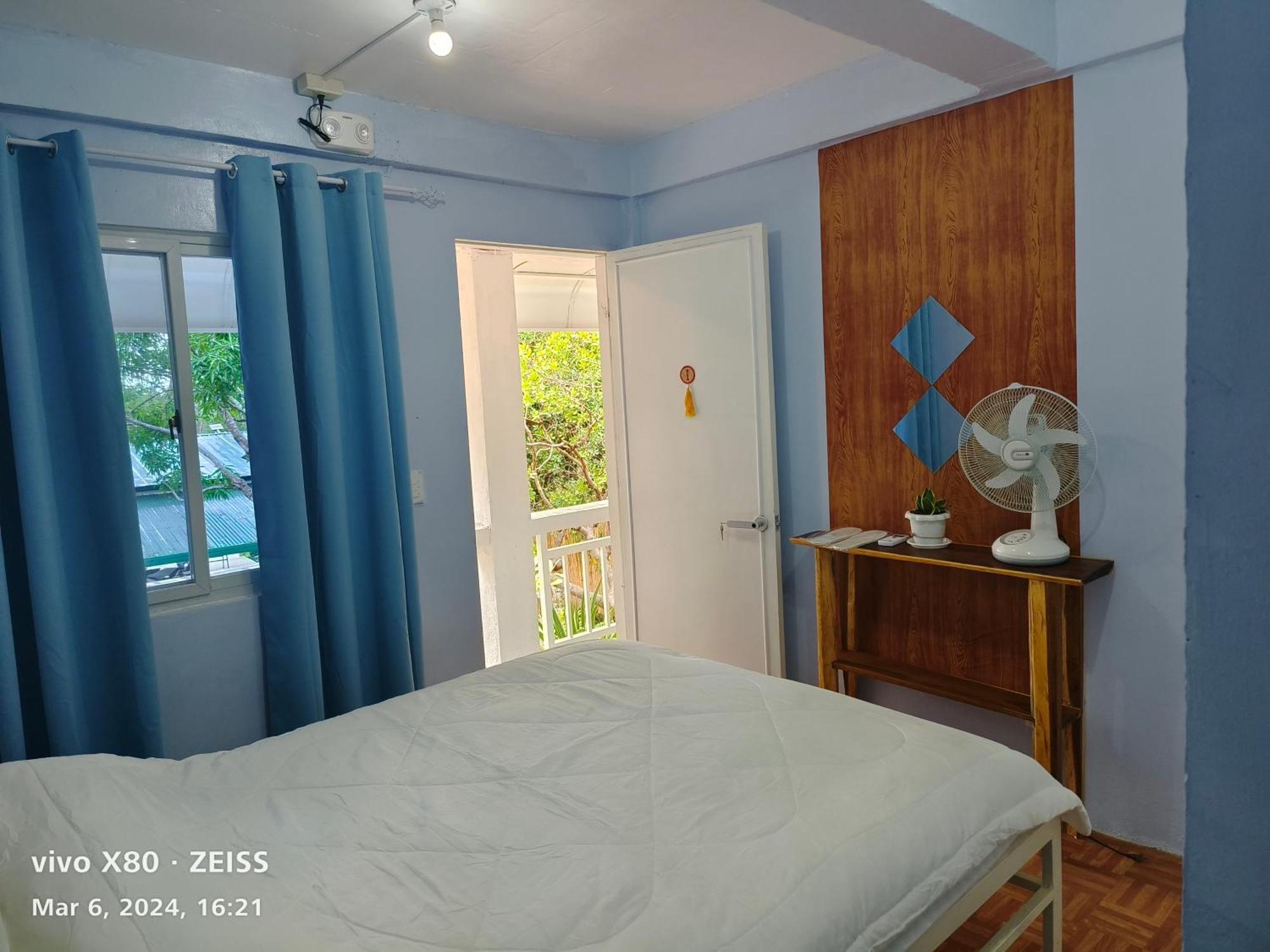 קורון Ani Marie Guest House מראה חיצוני תמונה